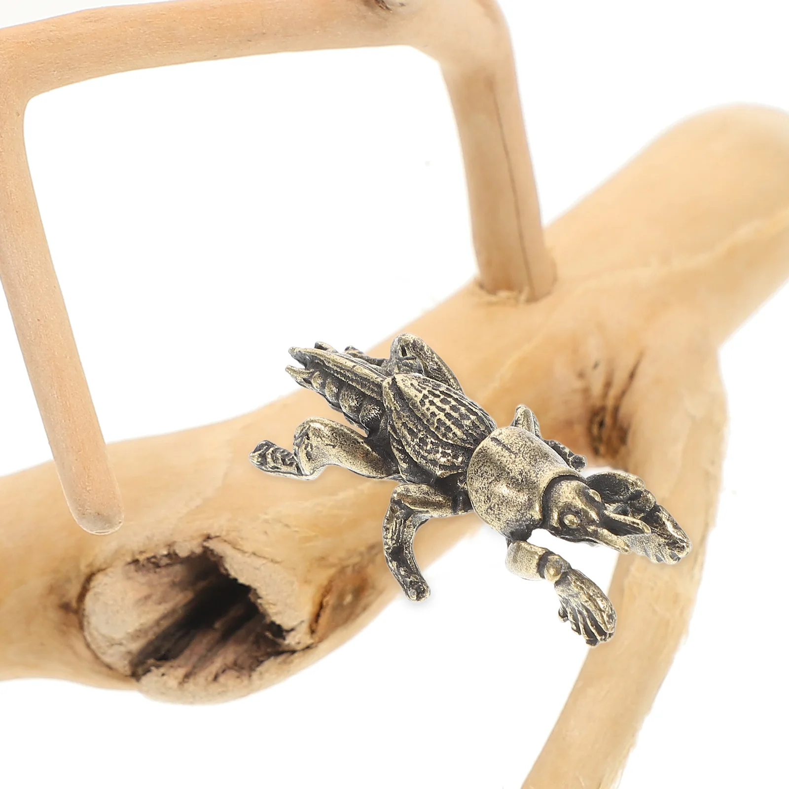 

Exquisite Brass Mole Cricket Sculpture Finish Handcrafted Metal Retro Decorative Art For Tea Ceremony