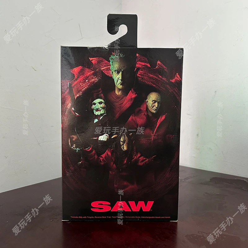 Serra jigsaw vermelho robe figura de ação preto robe figuras anime gk estátua mangá estatueta brinquedos modelo ornamento presente de halloween para crianças