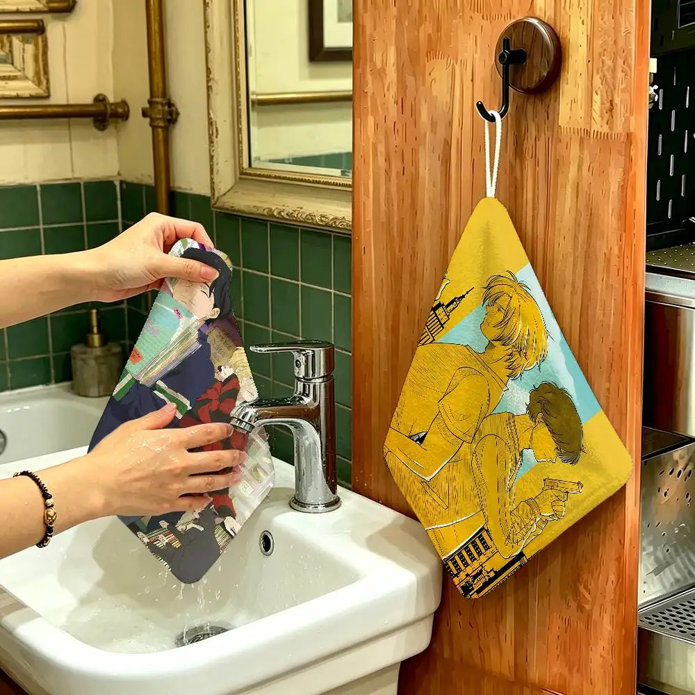 Banana Fish Thickened Polyester Cotton Hanging Towel, High Absorbent Hand Wiping Towel for Indoor Use