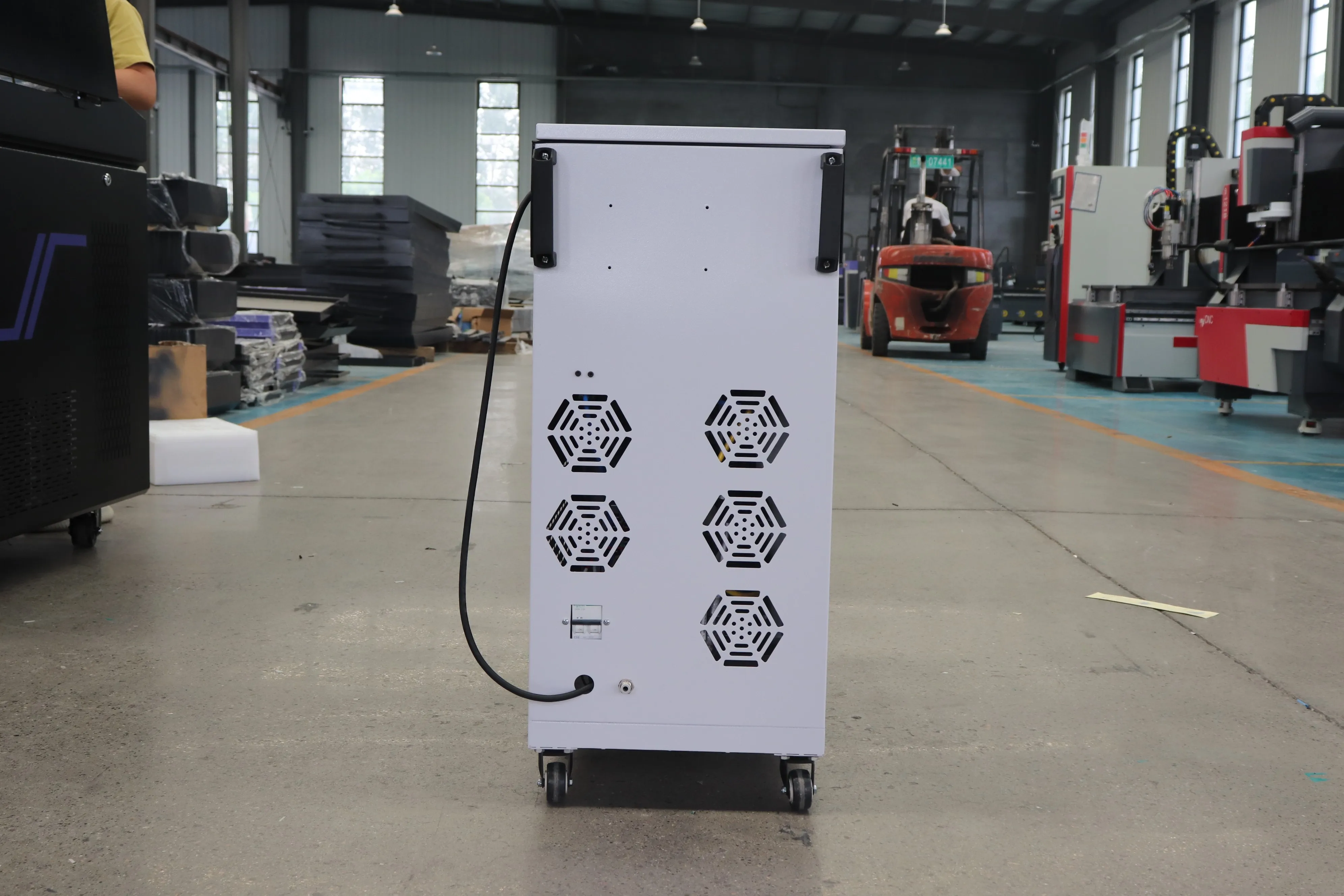 Laser Cleaner on Metal Wood Glass Stone Wall Graffiti High Quality 300W 500W Mopa Pulse Fiber Laser Cleaning Machine