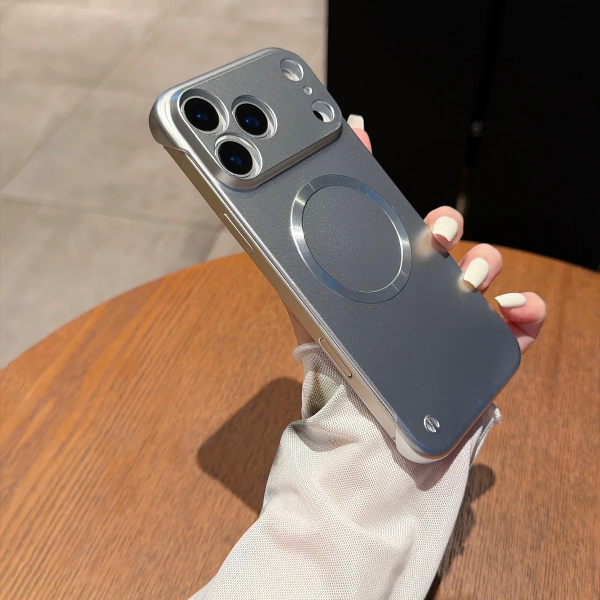 Luxuriöse Matte Rahmenlose Harte Magnetische Handyhülle für iPhone 18 17 16 Pro Max 18Pro für Magsafe Kabelloses Ladegerät Stoßfeste Abdeckung – Detail 18