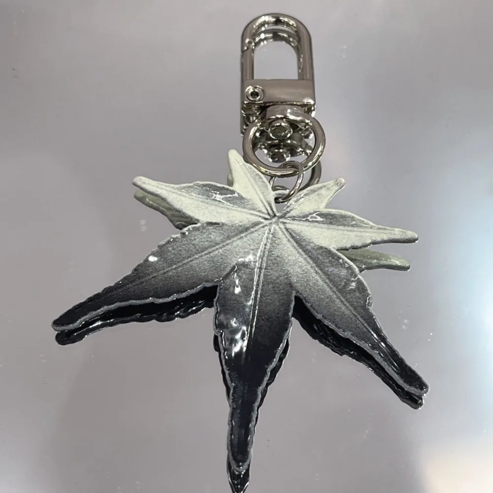 

Art Trendy Alloy Maple Leaf Keychain Versatile Simple Maple Leaf Pendant Decoration Colorful Ginkgo Leaf Keyring Car Key Chain