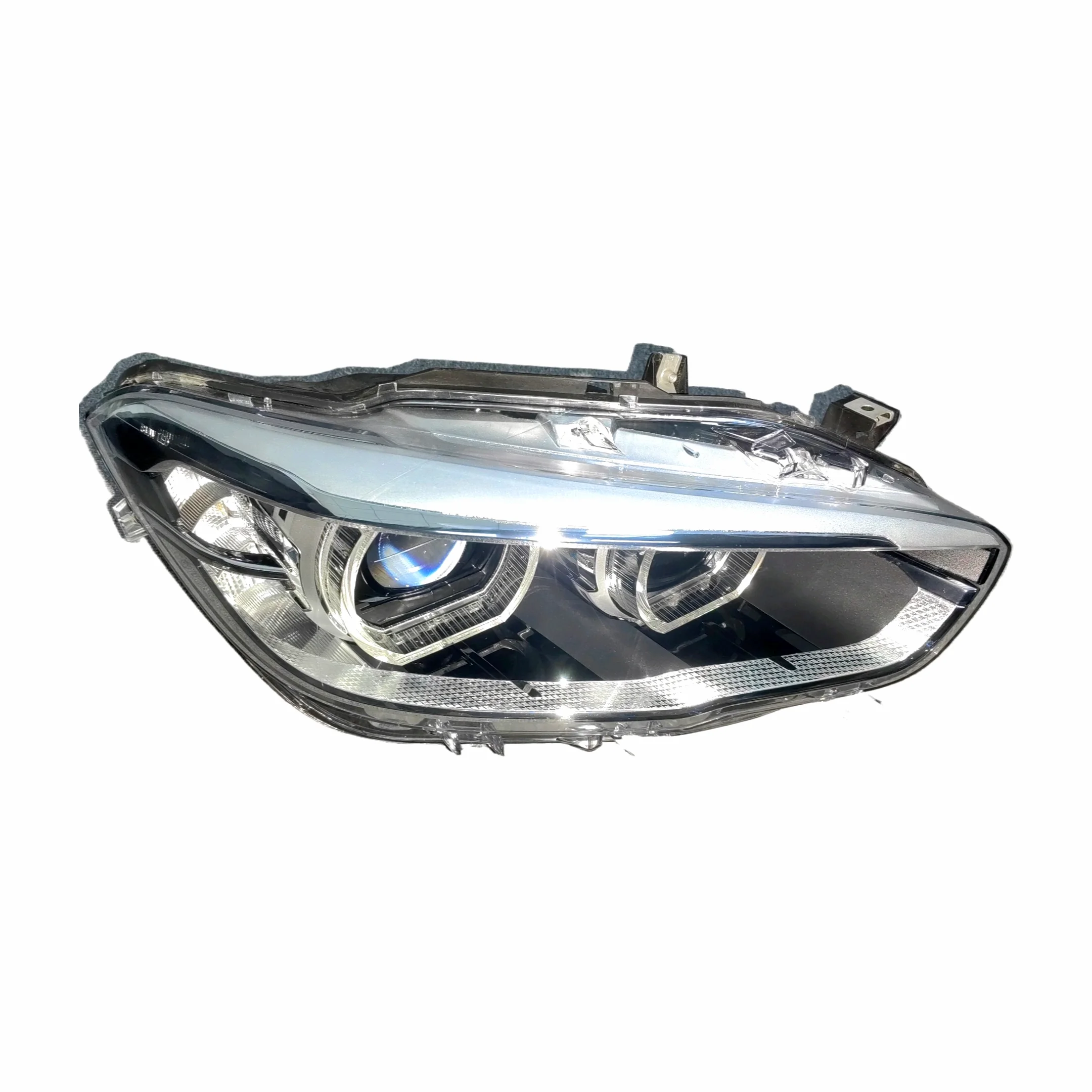 مناسبة للمصابيح الأمامية LED F20 من السلسلة الأولى لسيارات BMW، والموديلات الأكثر مبيعًا