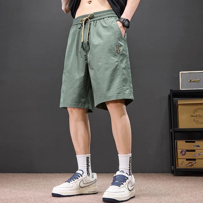 

Men's Ice Silk Shorts Summer Breathable Lightweight Loose Fit Straight-leg Short Pants Casual Elastic Waistband Quick-Dry Shorts
