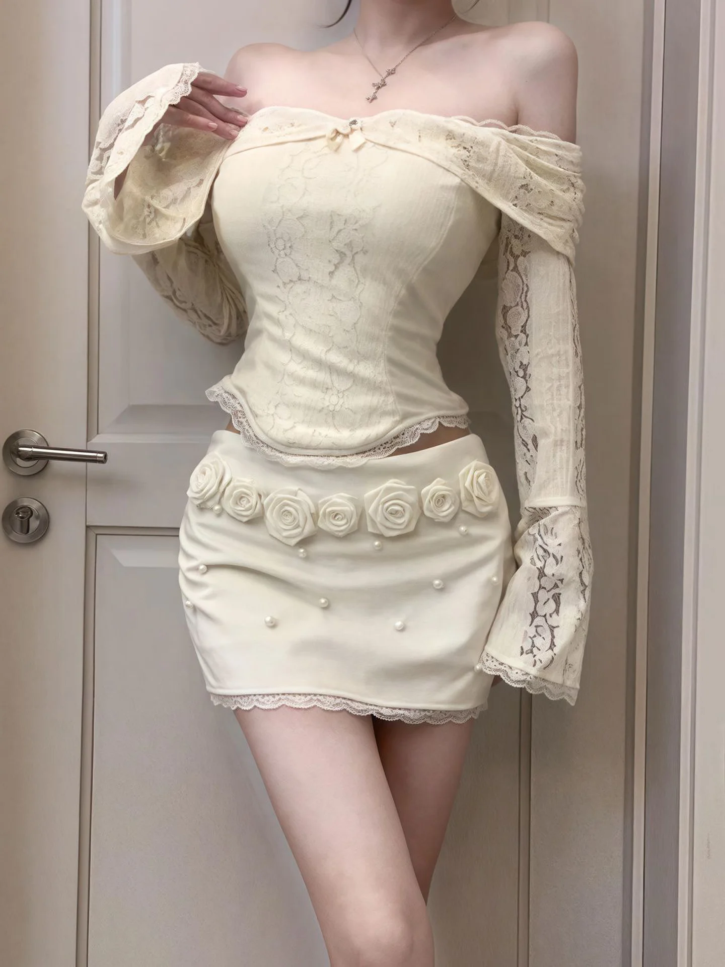 Pure Desire First Love Lace Set Women's Fashion Beige One-Shoulder Embroidered 3D Flower Short Skirt Two-Piece Set
