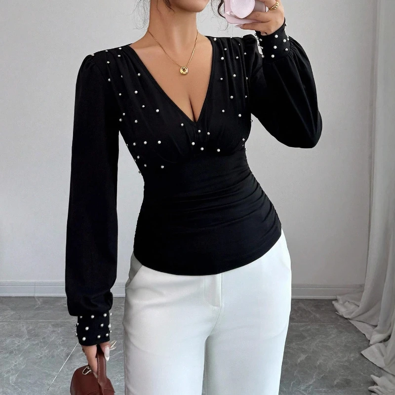 

2025 Autumn and Winter New V-neck Fashion Handmade Pearl Solid Color Long-sleeved Slim T-shirt Women