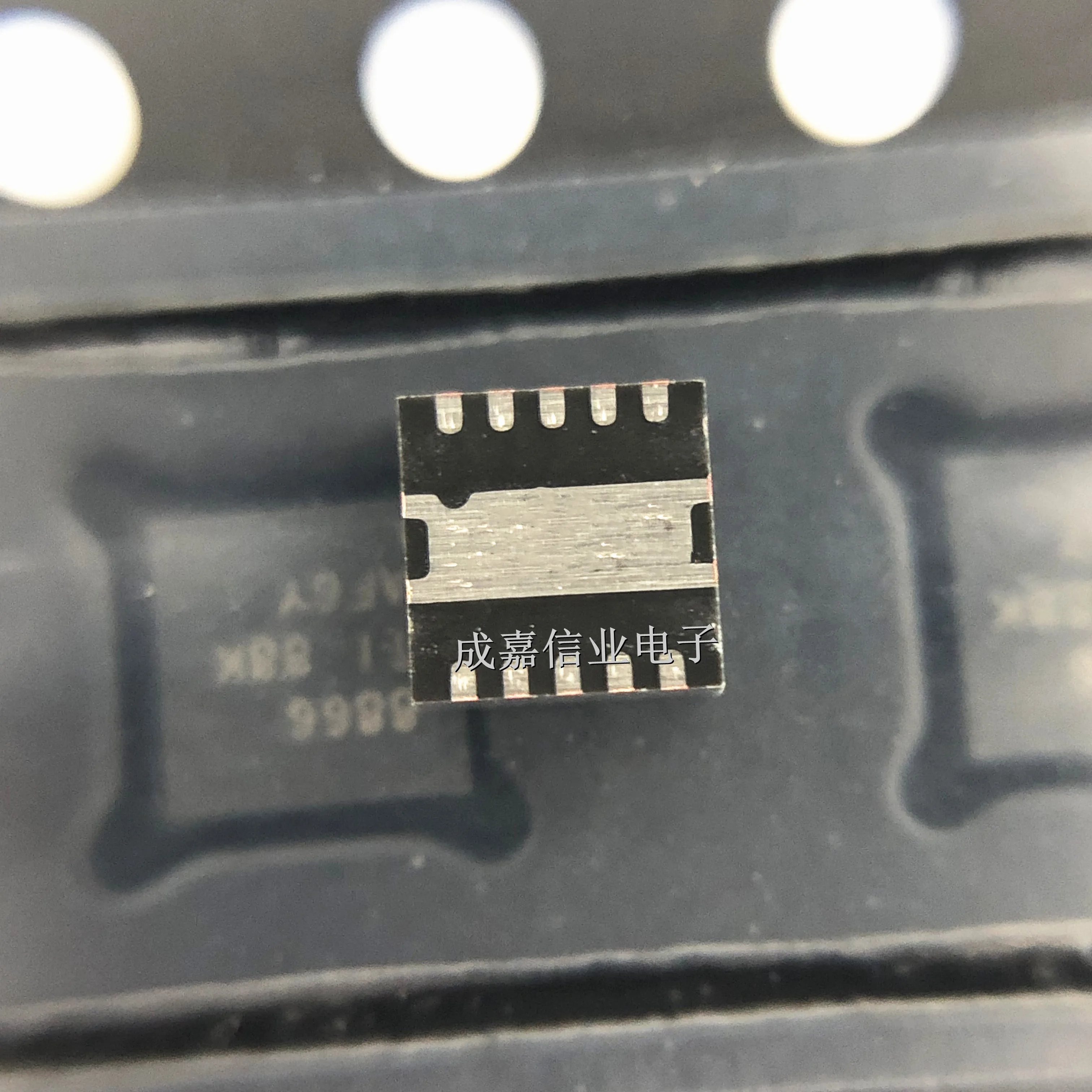 10pcs/Lot ADS8866IDRCR VSON-10 MARKING;8866 Analog to Digital Converters - ADC 1 Channel Operating Temperature: - 40 C-+ 85 C