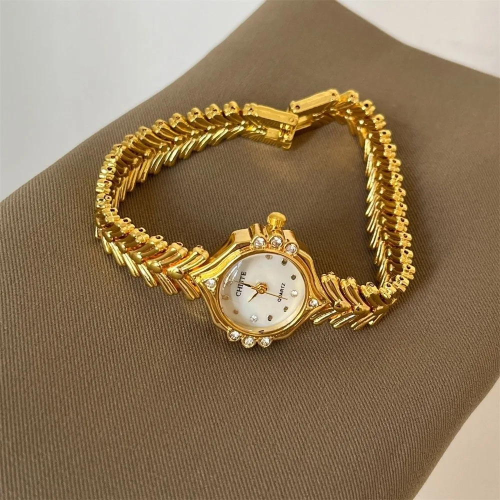 

Trendy Polygonal Dial Golden Bracelet Watch Adjustable Luxury Women's Watches Versatile Elegant Quartz Watch Birthday Gift
