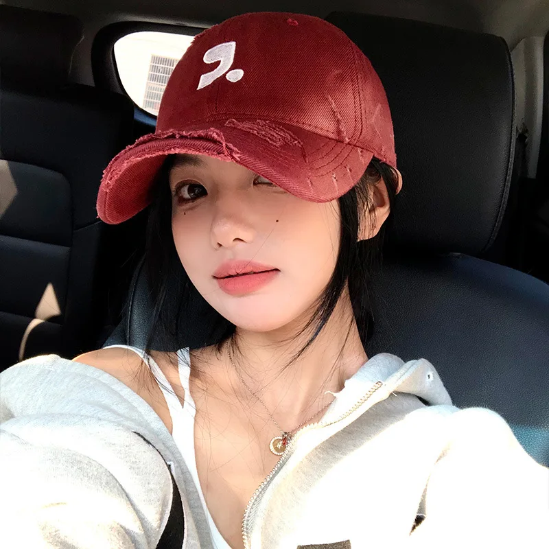 Korean version Instagram retro fashion hole breaking versatile embroidered baseball cap