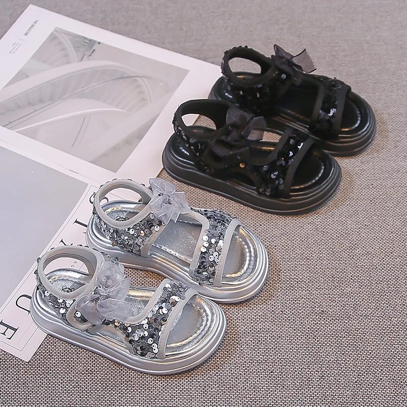

Детские сандалии для девочек с блестящими пайетками, пляжная обувь с мягкой подошвой, новинка лета 2026, повседневная модная универсальная обувь для детей
