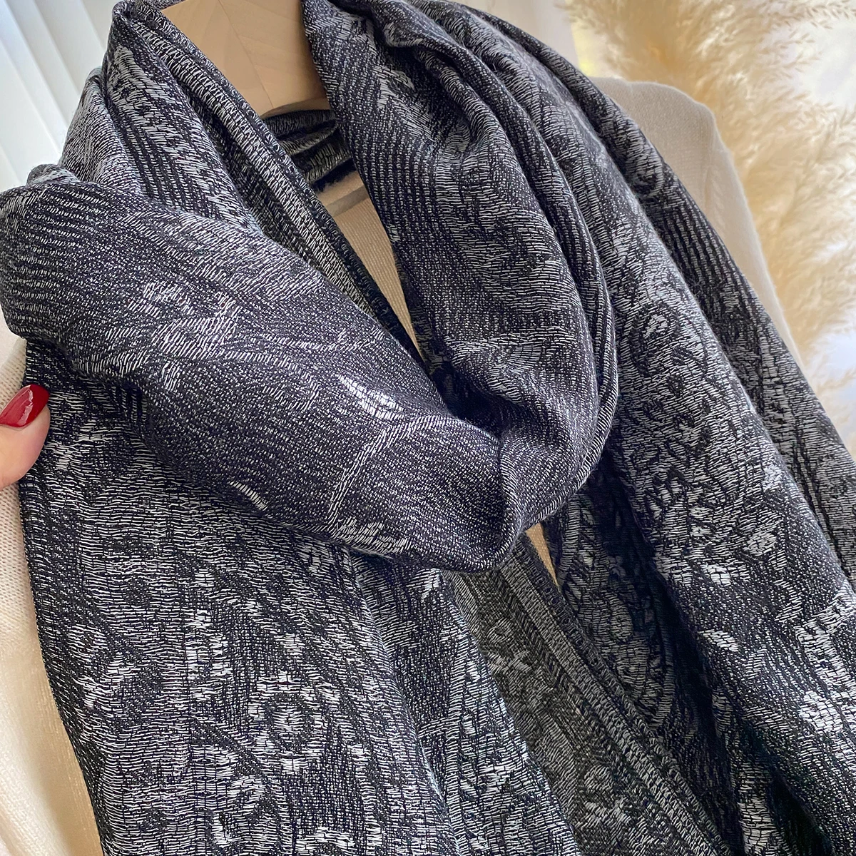 Luxuriöser Winter-Damen-Kaschmirschal – bedruckter, mit Quasten bestickter Schal, warmer Pareo-Umhang und eleganter Poncho – Detail 16