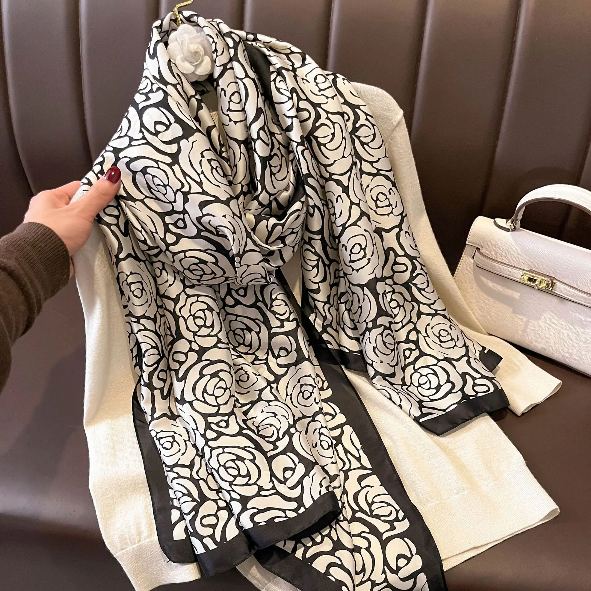 Fashion Print Large Shawl Wrap - Face Scarf Mask 评论和价格