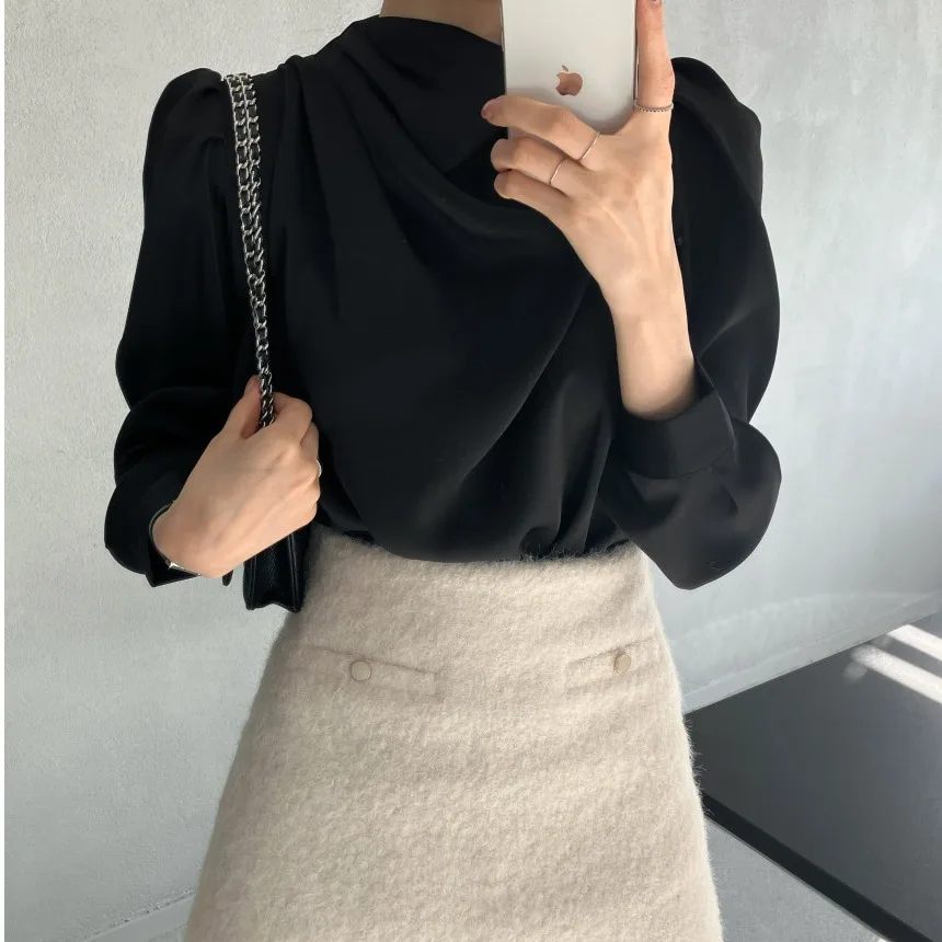 Elegant Satin Long Sleeve Shirt with Pleated Neck Design Ladylike Lace Snowflake Shirt for Young Women in China