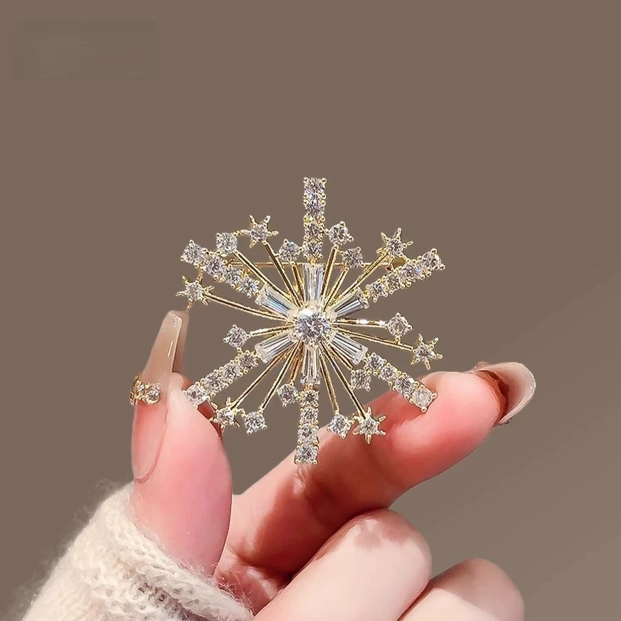 2025 New Brooch Sparkling Crystal Fashion Premium Snowflake Zircon Luxury Retro Chest Flower Coat Suit Pin Accessories