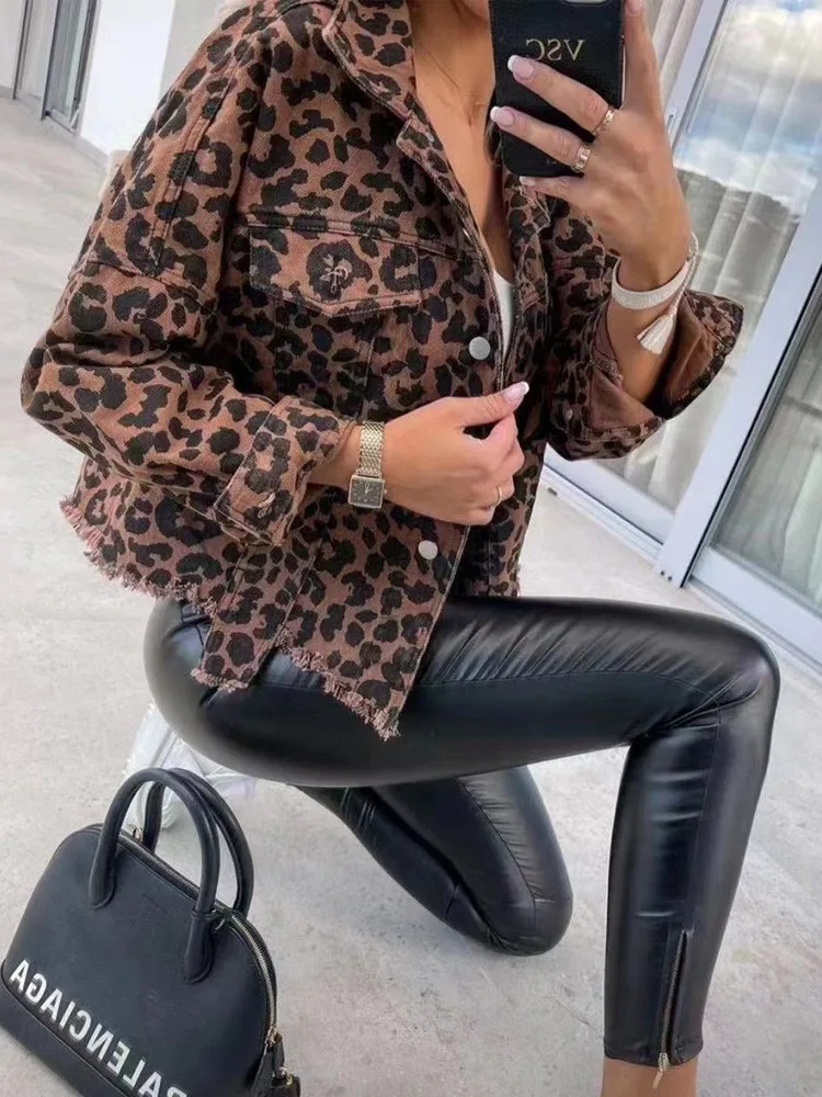 New Loose Leopard Denim Jacket Women Shirt Style Jeancoat Spring Autumn Female Casual Top Street Outerwear Lady Student Jacket