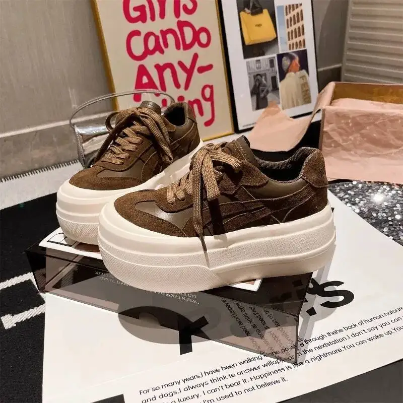 الشقق منصة النساء أحذية رياضية غير رسمية الاتجاه موضة جديدة الصيف أحذية رياضية صناديل للنساء المشي الدانتيل يصل Zapatillas De Mujer