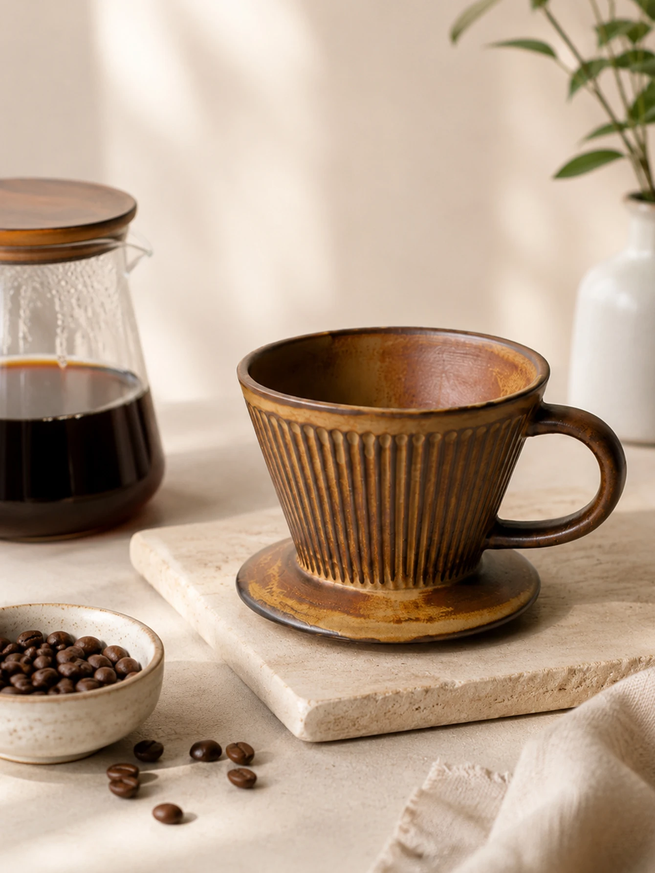Ceramic coffee drippers, pour-over coffee filters, V-shaped funnels, vertical ribbing, pour-over barista tools, wabi-sabi, coffe