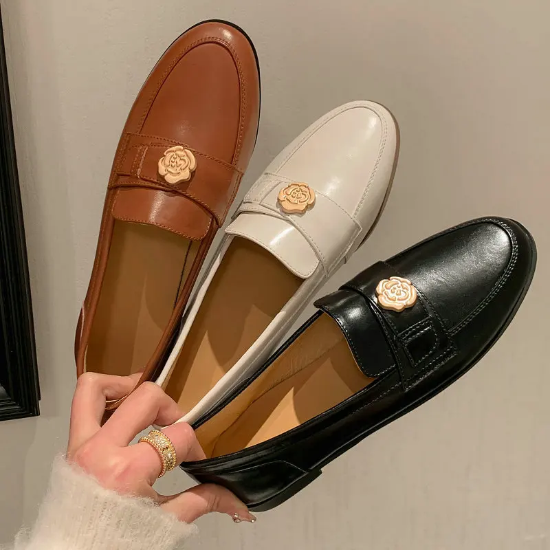 Genuine Leather Soft Brown White Luxury Brand Metal Flower Designer Woman Spring Shoes Slip-ons Mocasines Women Loafers Flats