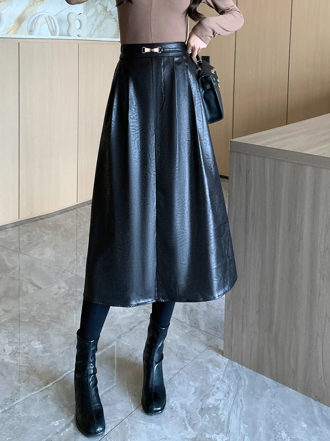 Winter 2025, Übergröße, hohe Taille, weiches PU-Leder, A-Linien-Rock, ausgestelltes F-Länge, schlankmachend, vielseitig, für den Pendelverkehr