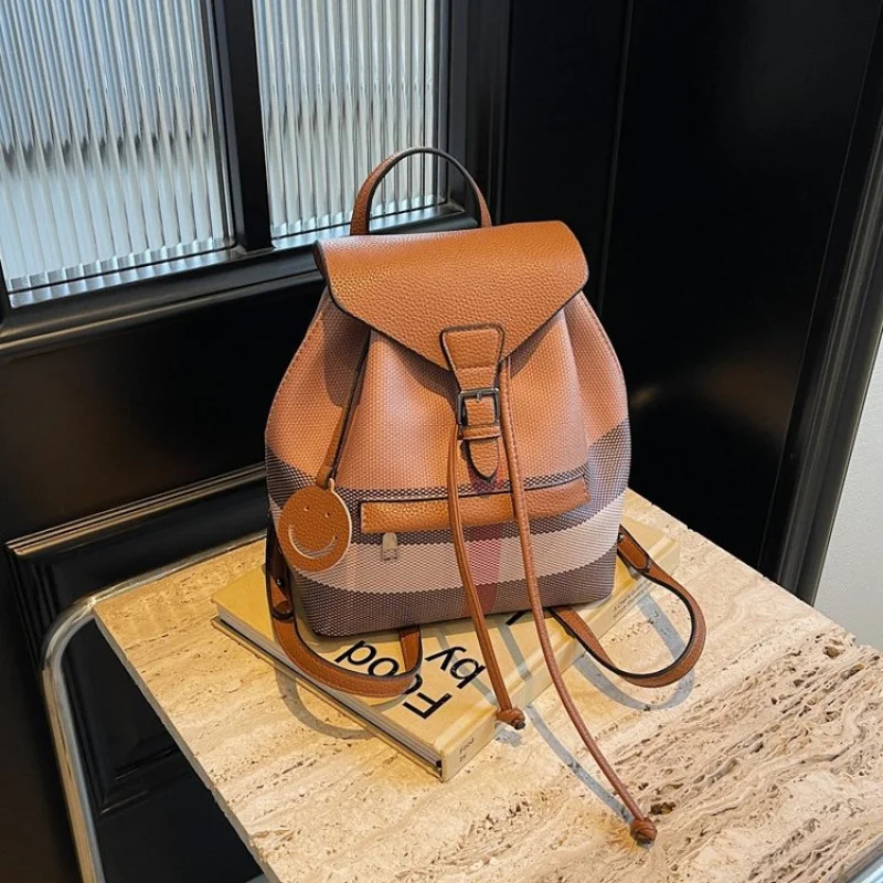 

Элегантная женская большая сумка с верхней ручкой из прочной кожи с просторным отделением для покупок