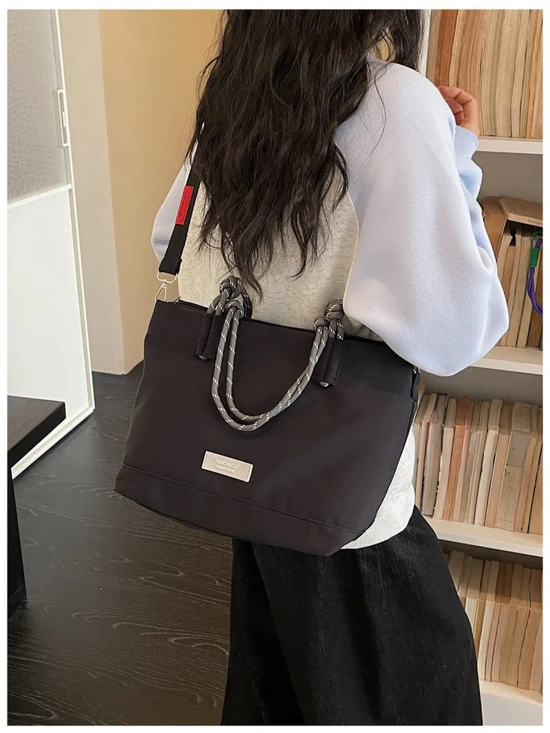 

Large Capacity Casual Tote Shoulder Crossbody Bag, Designed For Women, Suitable For Daily Commute, School Use, Shopping Trips