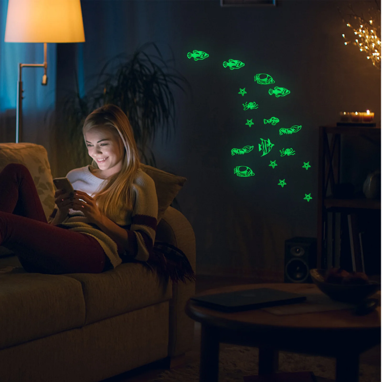 

4Sets Luminous Night Wall Stickers Tropical Spectacular Fish Glowing Wall Decoration Bedroom Background Fluorescent Decals