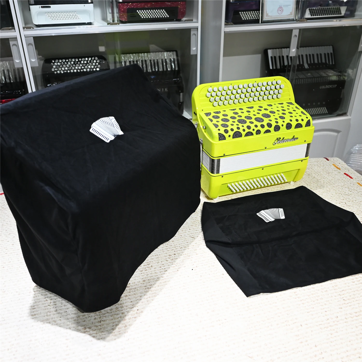 Accordion Dust Cover, Flannelette Material, Lightweight Portable Breathable Foldable Dustproof Protective Cover for Accordion image 6