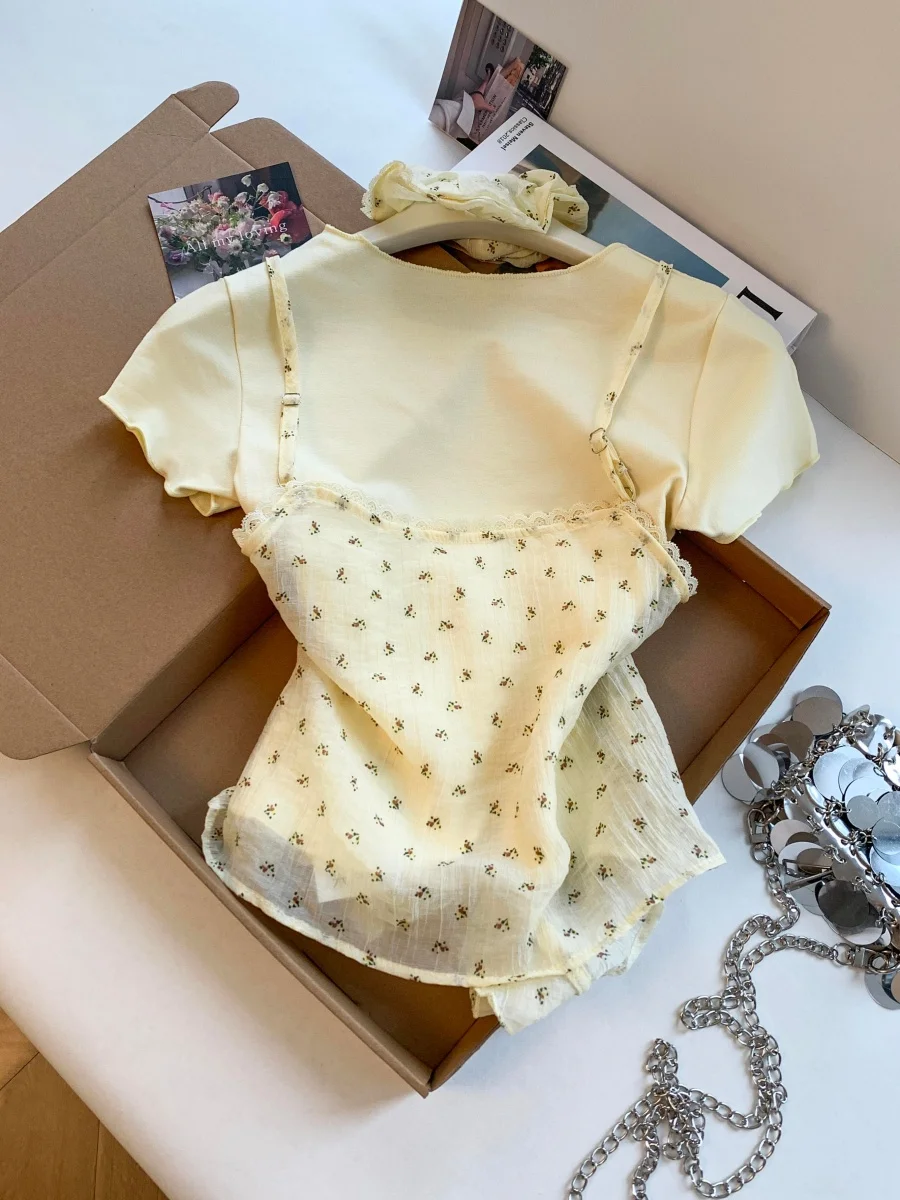Round-neck Rolled-edge Short-sleeved T-shirt with Lace Splicing Lace-up Floral Ribbon Sleeveless Camisole Two-piece Set