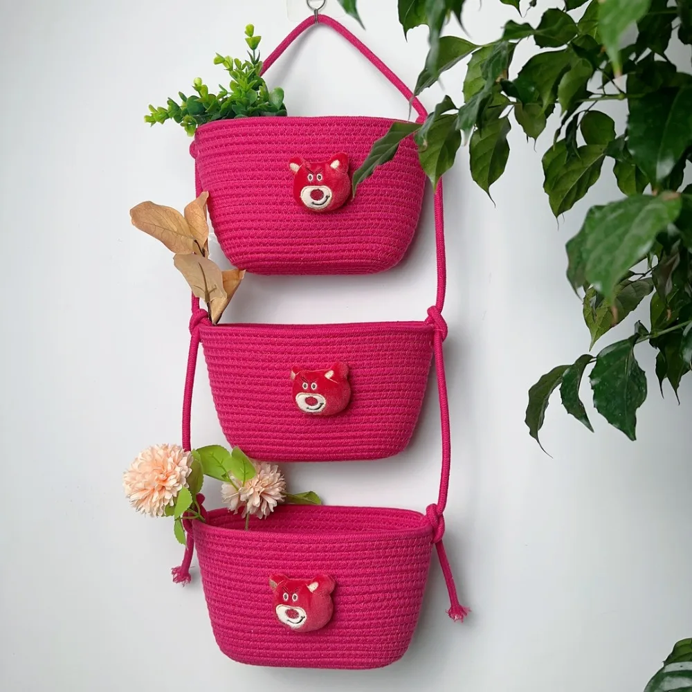 

Kawaii Miniso Anime Handmade Strawberry Bear Creative Hanging Basket Cute Cartoon Lotso Household L Storage Wall Bag Gifts Toys