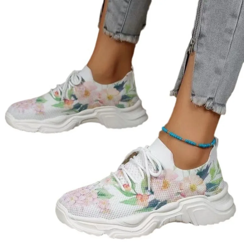 Feminino respirável moda casual desportivo sapatos planos de malha base inferior sola grossa único sapato versátil para o verão