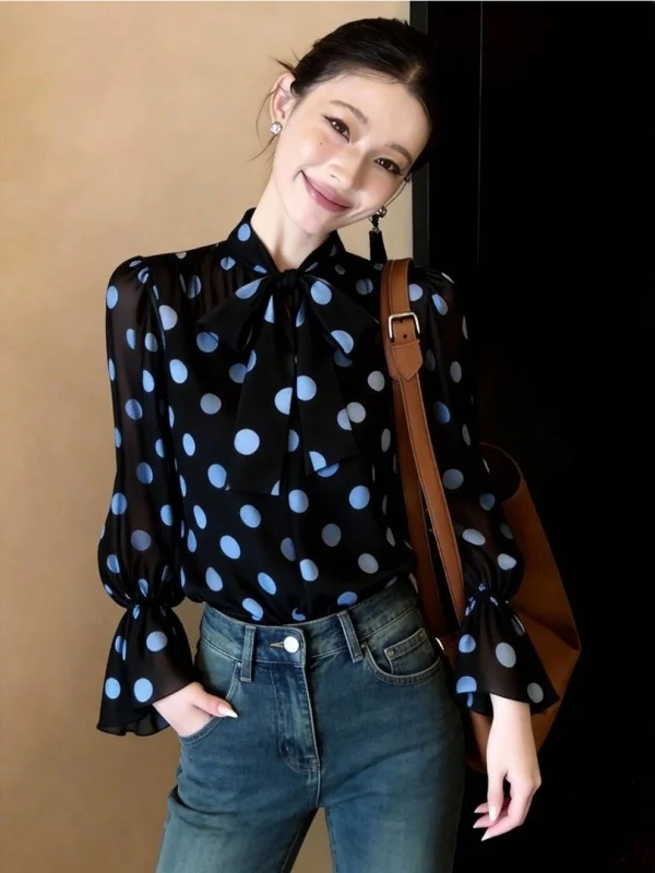 

Trendy Blue Polka Dot irt Women's Bell Sve Casual Sle Long Sve Girl's Faion Spring New Design High Quali Ladies...