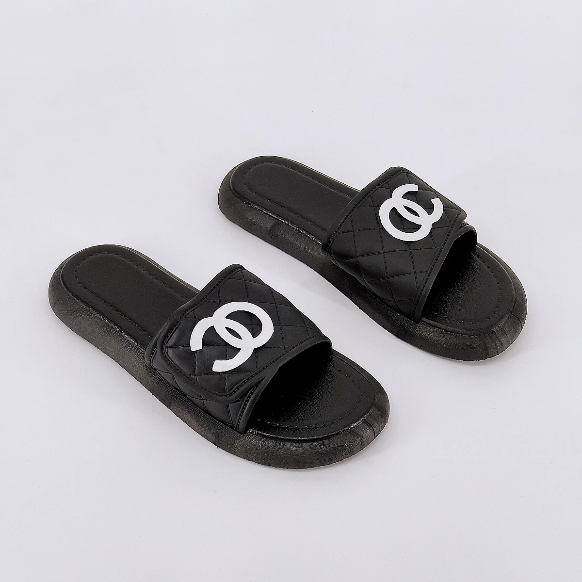 Zapatillas de moda inspiradas en Chanel para mujer: estilo al aire libre, nueva colección de verano. Sandalias de playa planas versátiles para salidas informales