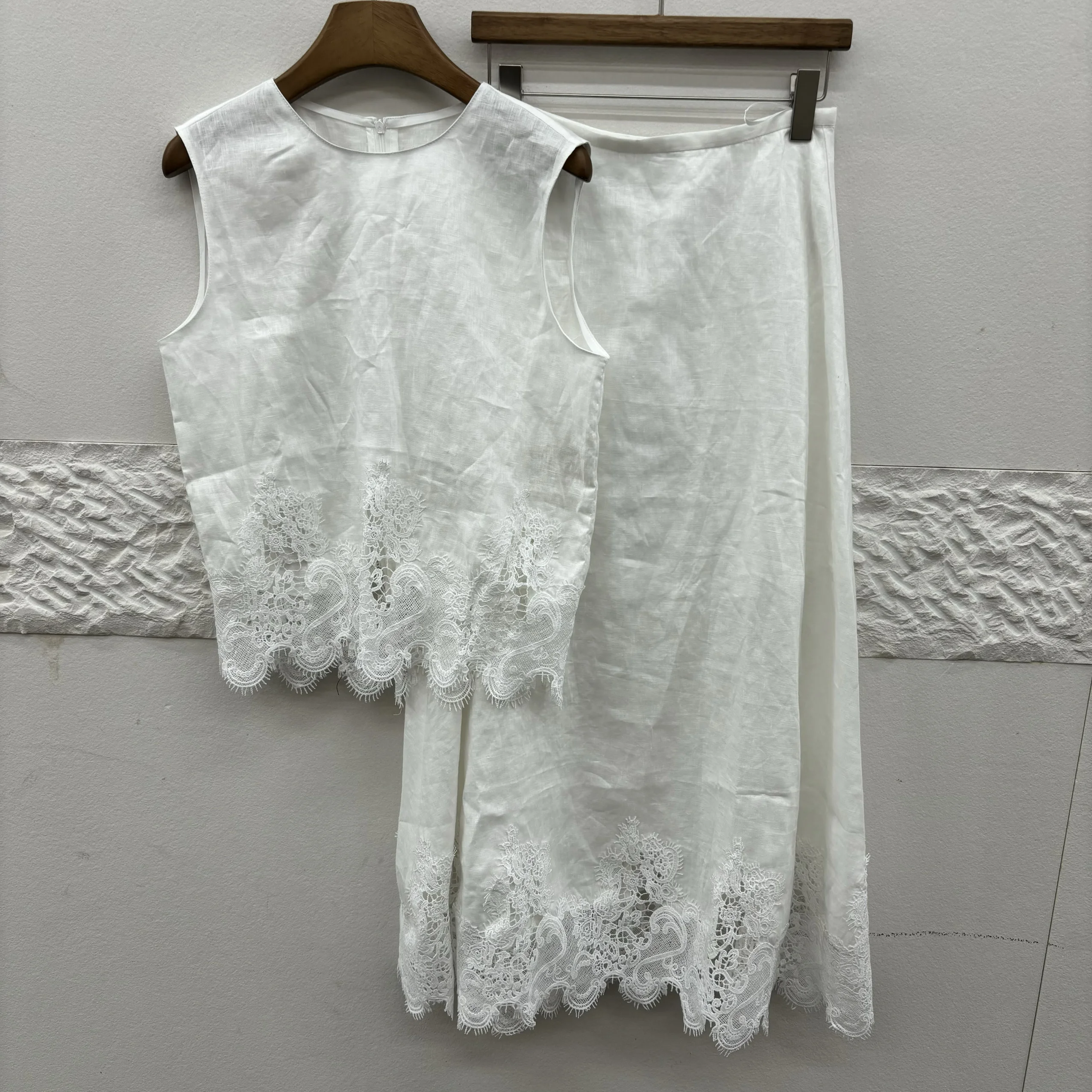 

Summer 2025 Faionable round Ne Loose Lace Vest And Skirt Set Slimming Splice Sle Women's Clothing Two-Piece Suit