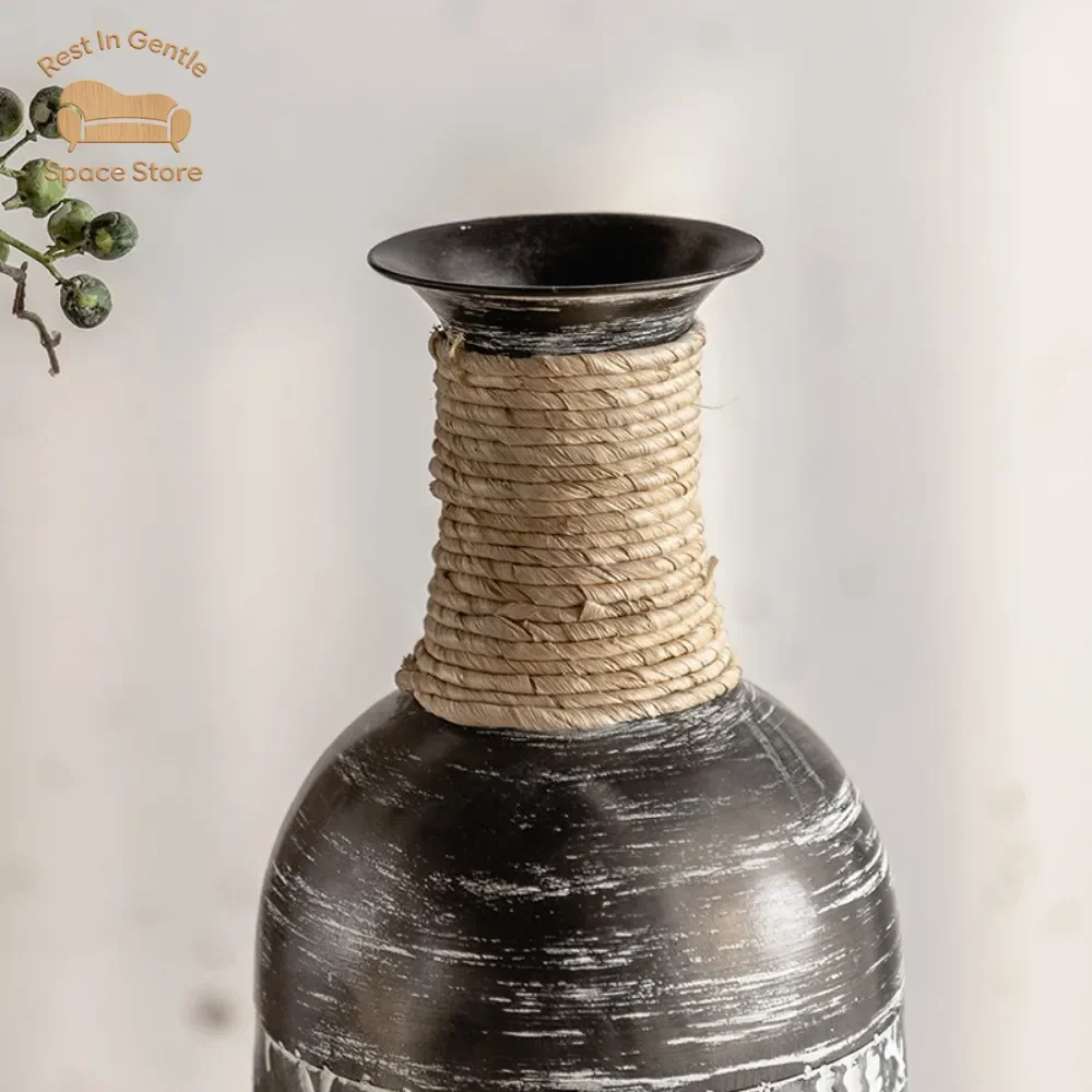 Vintage iron art floor to ceiling vase, homestay TV cabinet decoration, flower arrangement, large rural tabletop decoration, who