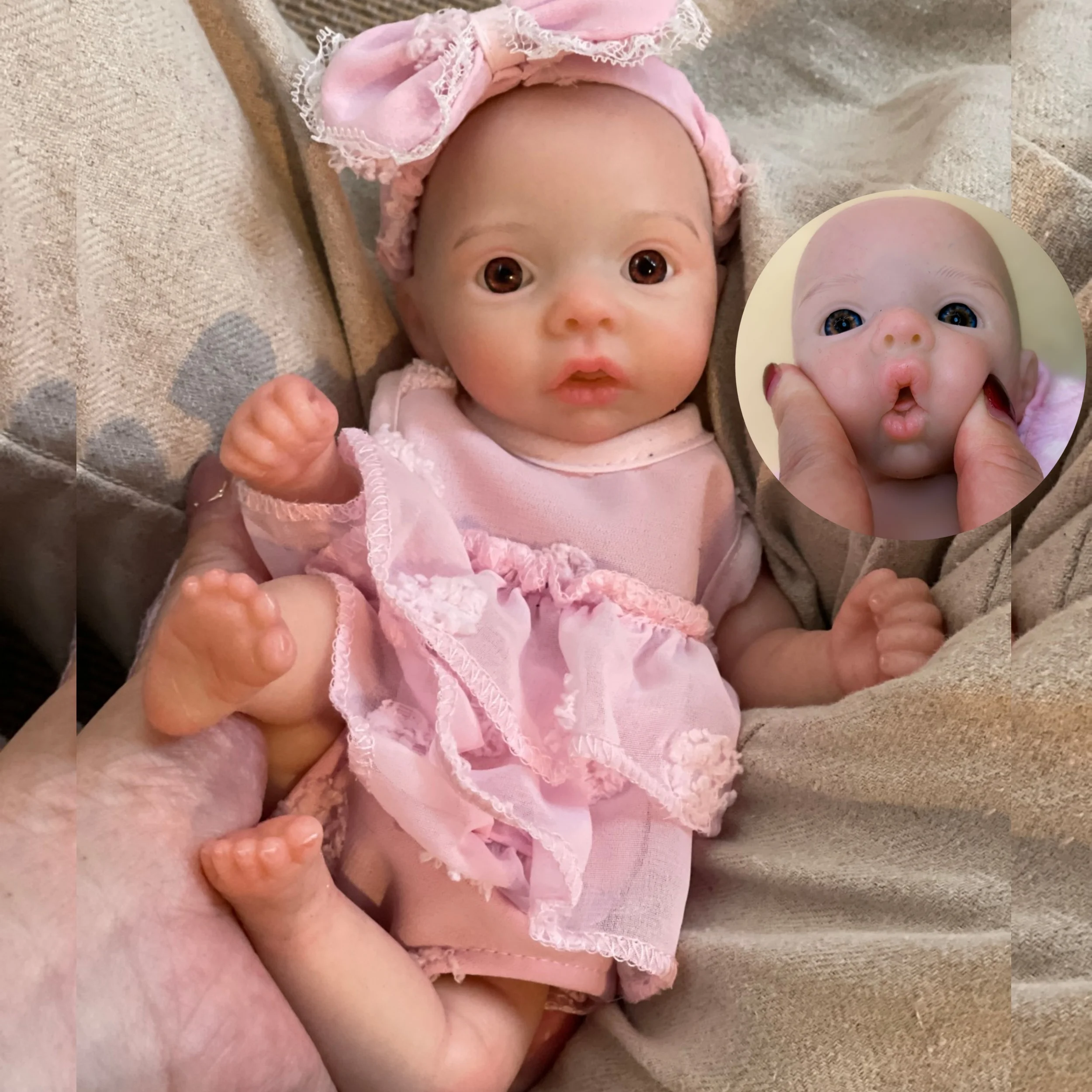 

1 шт., 10-дюймовая силиконовая кукла реборн Bebe с 2 комплектами одежды, водонепроницаемая, с открытым ртом, реалистичная роспись, игрушки для новорожденных девочек