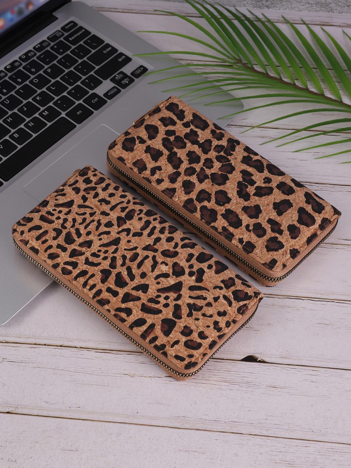 New women's long wallet multi-function multi-card slot fashion leopard print card holder large capacity portable coin purse