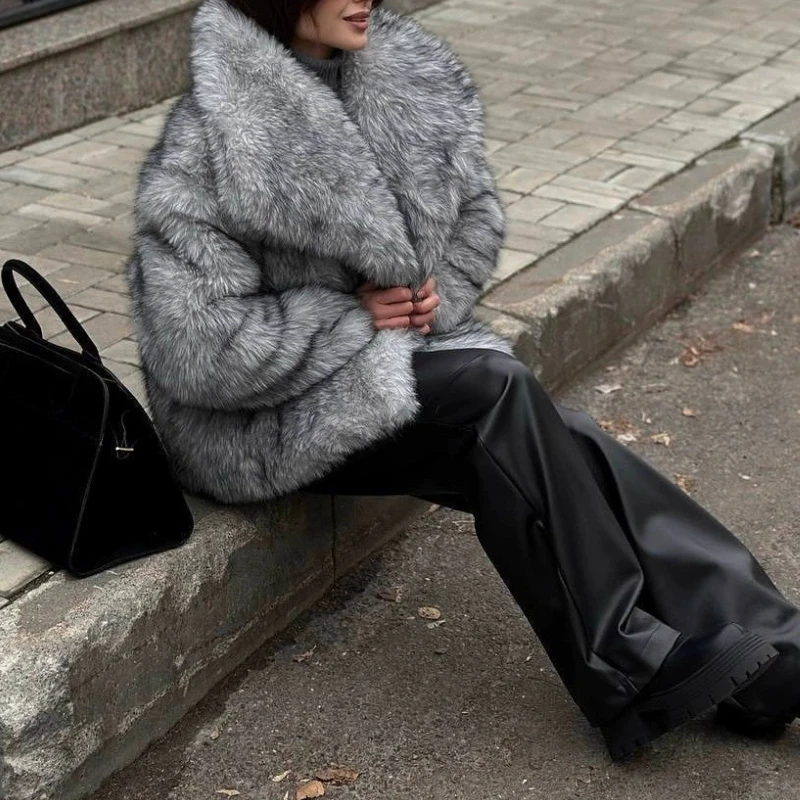 Casualowy płaszcz zimowy z imitacji futra w jednolitym kolorze, nowy model damski, moda uliczna, ciepły, z długimi rękawami, z klapami, elegancki, gruby płaszcz futrzany dla kobiet.