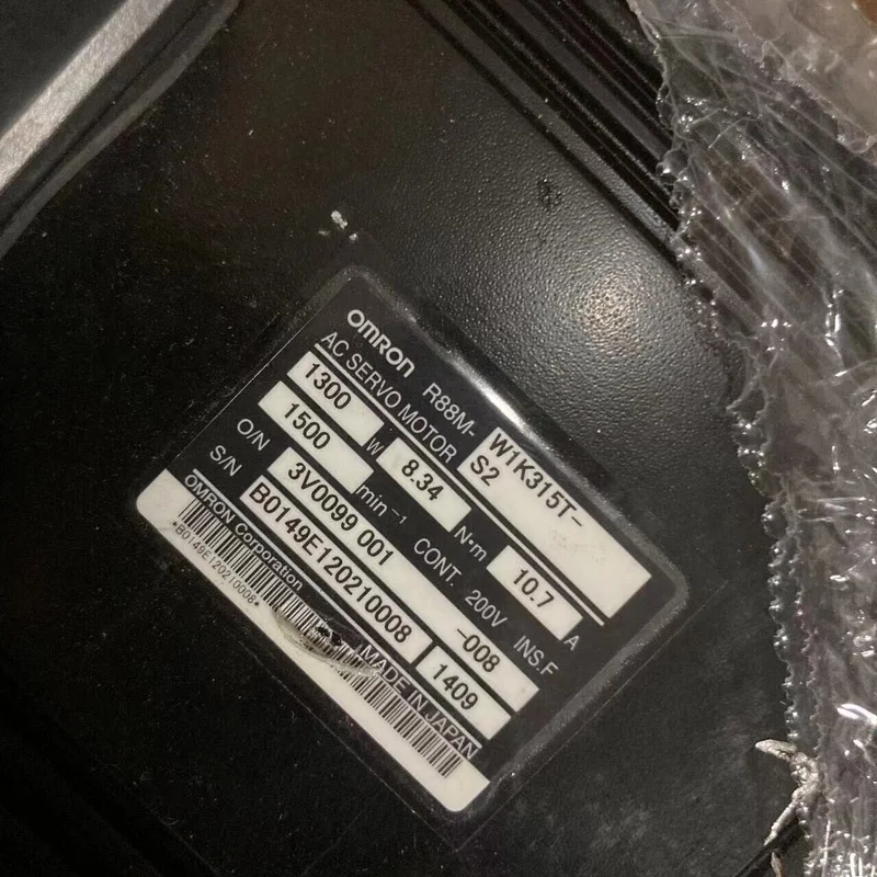 R88M-W1K315T-S2 Servo Motor 1.3KW 1500Rpm AC200V Servo Motor for Automation Motion Control System