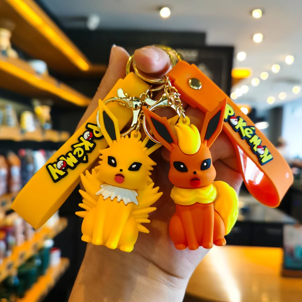 Portachiavi pokemon moda Pikachu zaino per auto accessori portachiavi Charmander Anime portachiavi regalo di compleanno per bambini all'ingrosso