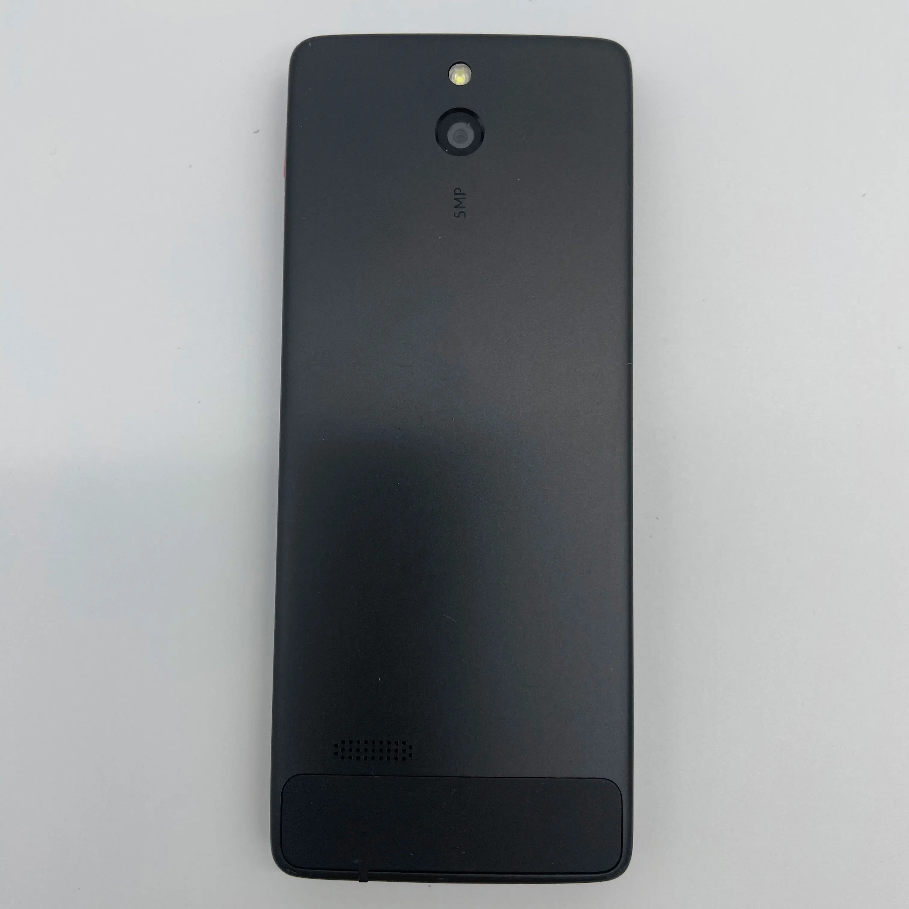 هاتف محمول أصلي غير مقفول 515 بشريحتين GSM 900/1800 مزود بتقنية البلوتوث ولوحة مفاتيح عبرية عربية روسية مصنوعة في فنلندا