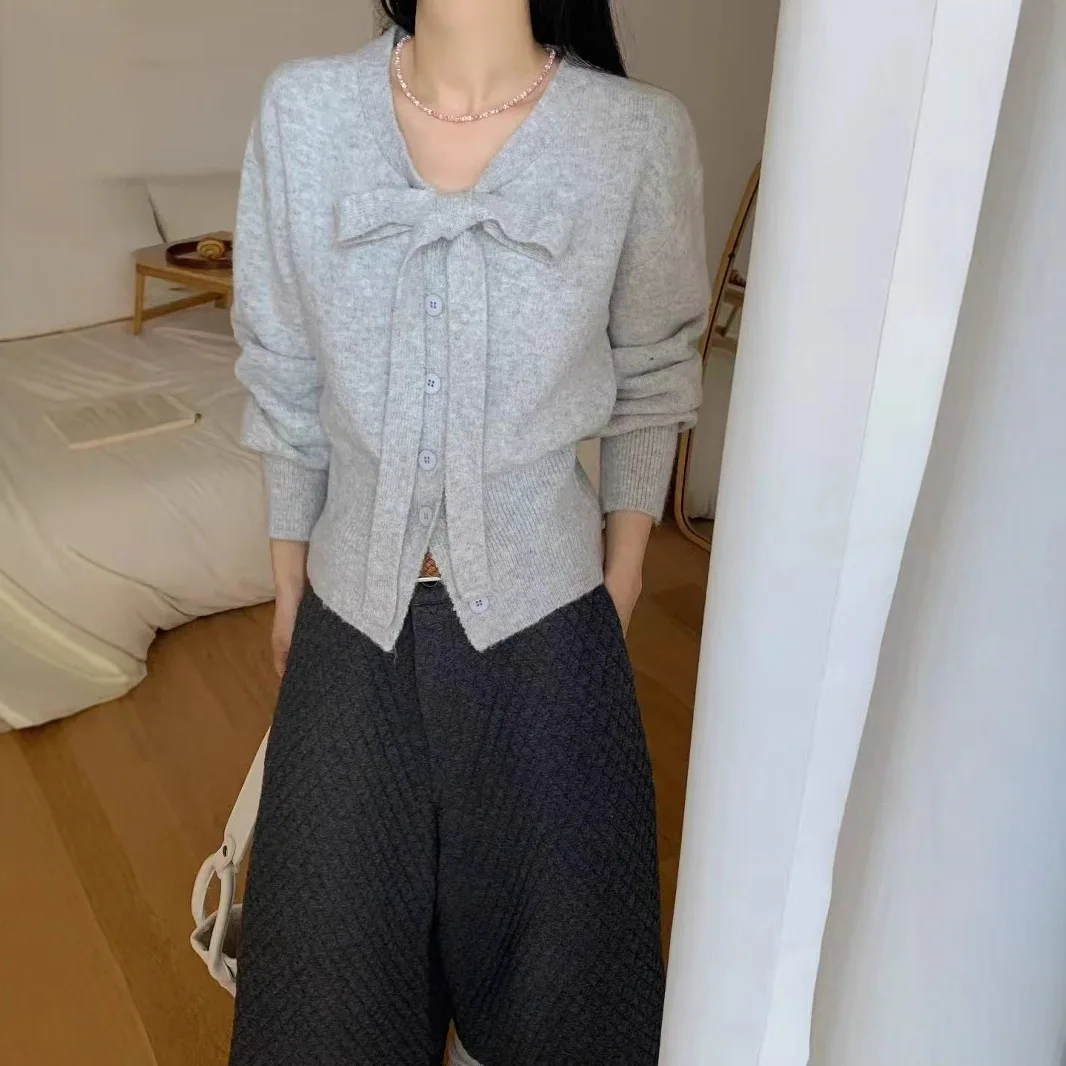 

FL женский шикарный мягкий вязаный шерстяной свитер ранней осени с галстуком-бабочкой, свободный удобный топ для поездок на работу, длинный свеч 2026, новинка