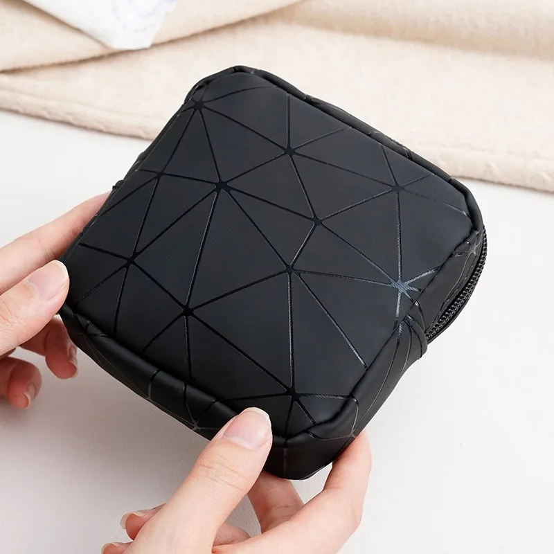 Cross-border hot-selling aunt napkins, monthly bag, portable sanitary napkins, storage bag for senior students with large capaci