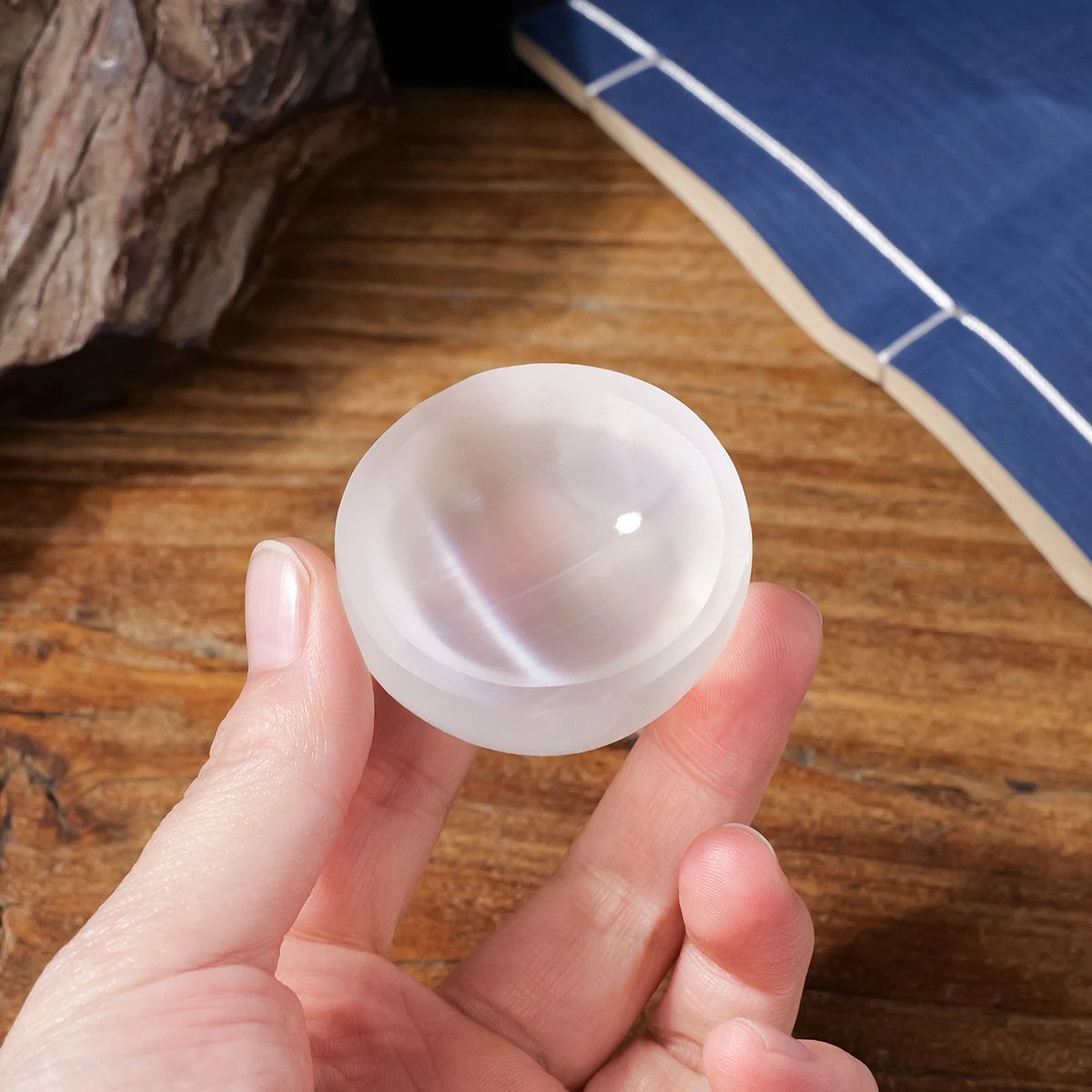 1pc Natural Stone Sculpture White Selenite Bowl Shape Crafts Witchcraft Crystal Carving Energy Gem Summer home kitchen decor view 5