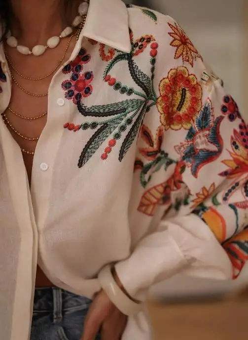 Autumn New Flower Embroidered Decorative Lantern Sleeve Shirt for Ladies, Elegant and Slimming Commuter Long Sleeve Shirt