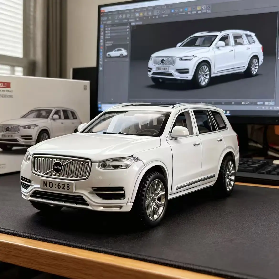 

High fidelity alloy sound and light off-road vehicle model fun toy 1:32 XC90 exquisite puzzle decoration collection highend gift