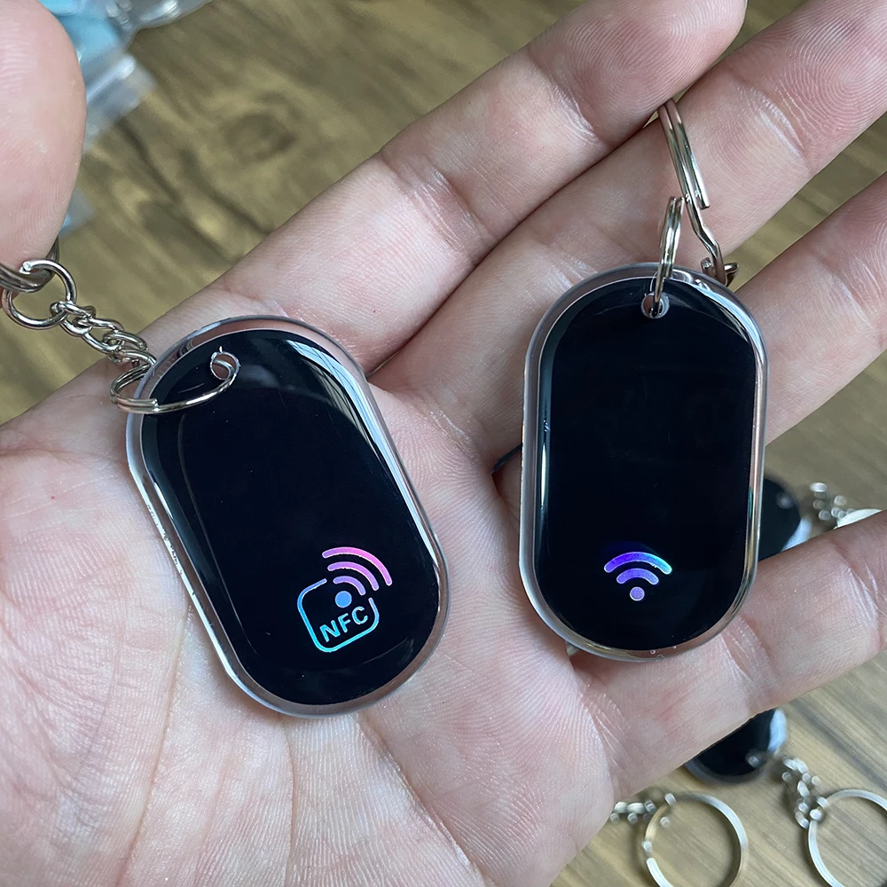 

Black NFC Tap tag Waterproof Cool Epoxy NFC Keychain for Social Media Connect Sharing
