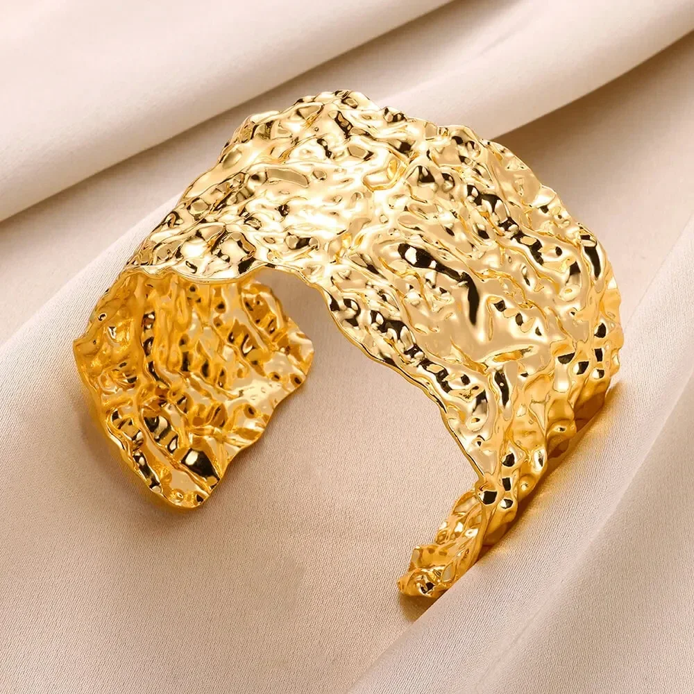 Classic Gold Color Wrinkle Texture Bangle Bracelet For Women Exquisite Cuff Bracelet Stainless Steel Hand Ornament Punk Jewelry