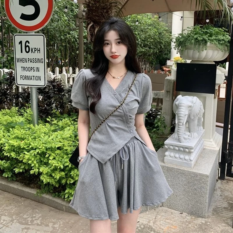 

Необычные футболки, короткие комплекты для женщин, комплект из 2 предметов, модная одежда на заказ, промо-тренд 2025, шикарные и элегантные женские шорты