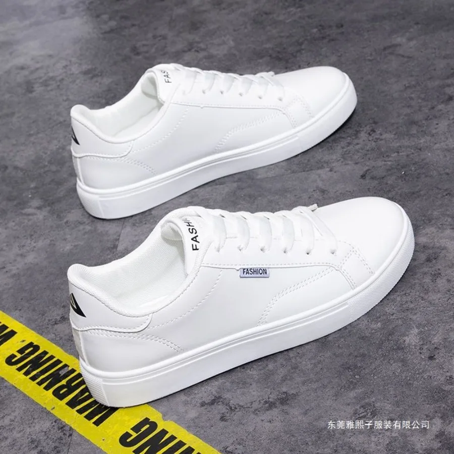 

Осенняя обувь. Мужские студенты. Маленькие белые туфли. Дышащие тонкие мужские повседневные туфли. Белые кеды. Мужская обувь.