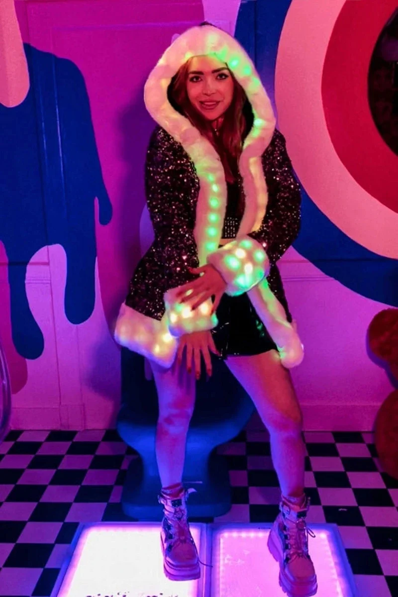 

LED Faux Fur Coat Dance Party Jacket Womens Light Up Costume Gogo Warm Costume Stage Performance Holiday Party Nightclu Womens